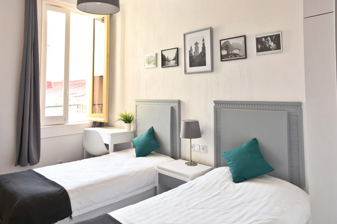 Hostal Guestped Madrid Exteriör bild