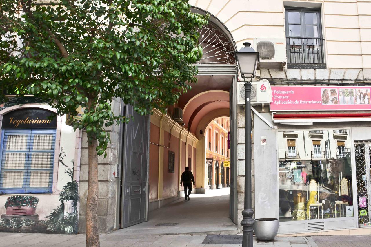 Hostal Guestped Madrid Exteriör bild